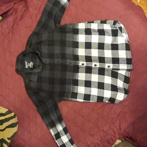 Arizona jeans flannel shirt. Size Medium (10-12)